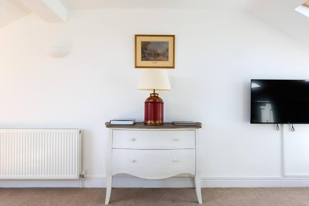 Spacious 3 Bedroom Flat With Terrace London Eksteriør billede