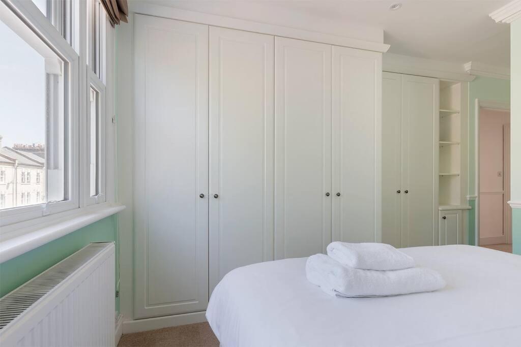 Spacious 3 Bedroom Flat With Terrace London Eksteriør billede