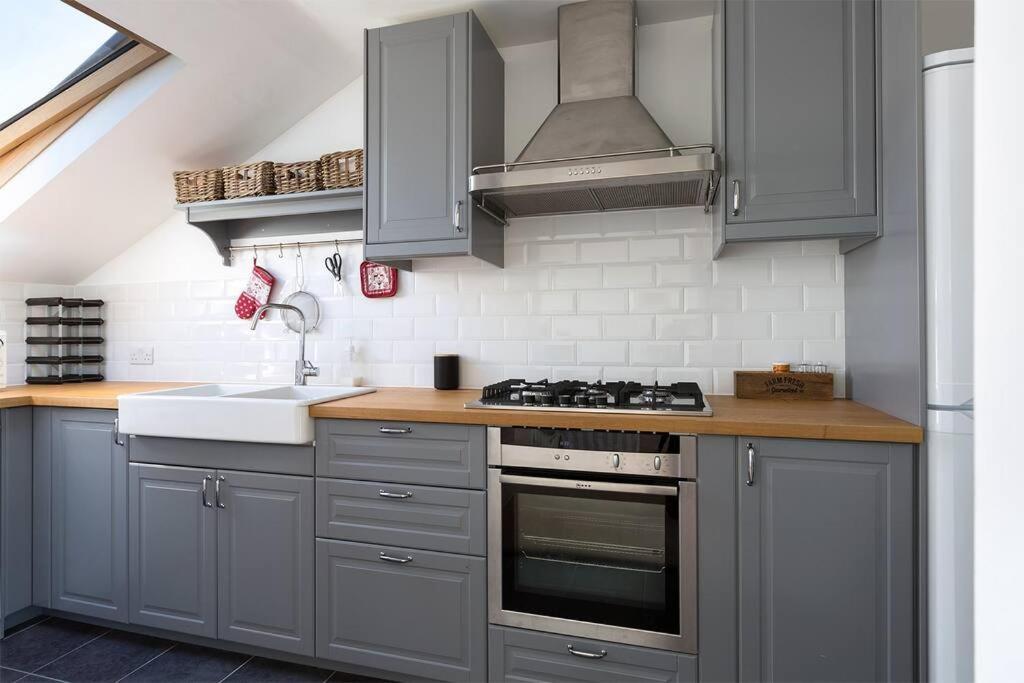 Spacious 3 Bedroom Flat With Terrace London Eksteriør billede
